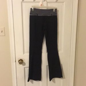 Lululemon yoga pants 4